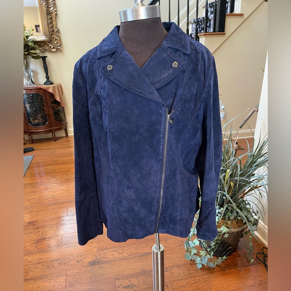 Isaac Mizrahi Women's suede motorcycle jacket
Sz 16 Dark blue Rockabilly New